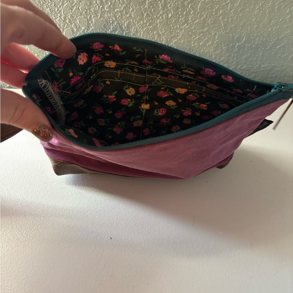 Stylish Raspberry and Brown Wristlet - Picture 2 of 2